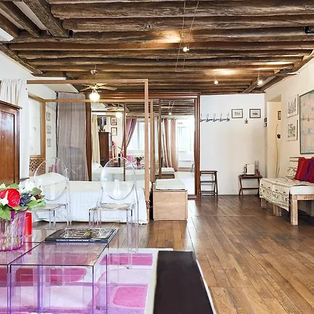 Camallo Paris Room photo